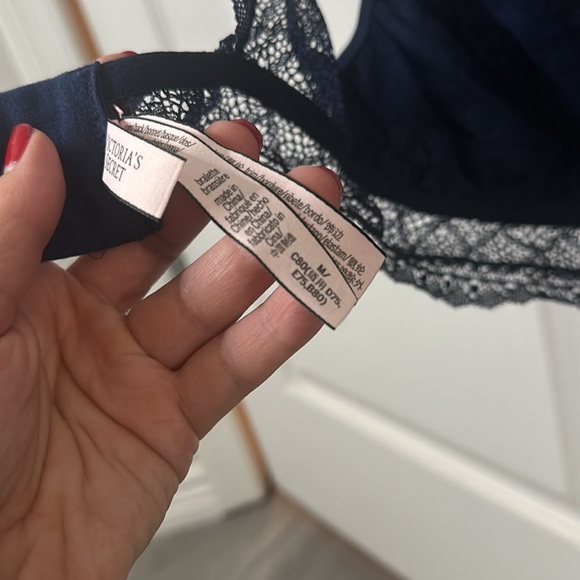 NWOT Victoria secret high neck open back bralette navy lace blue size medium - Picture 5 of 7
